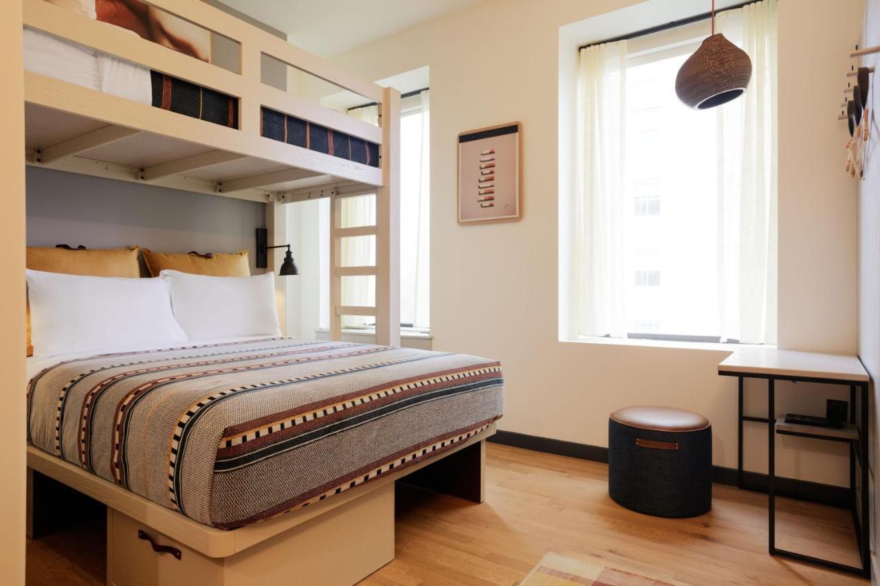 Moxy Richmond Downtown Hotel Bagian luar foto