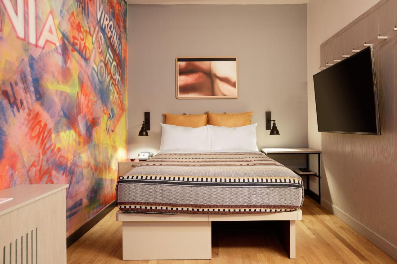 Moxy Richmond Downtown Hotel Bagian luar foto