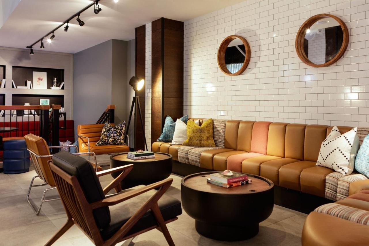 Moxy Richmond Downtown Hotel Bagian luar foto